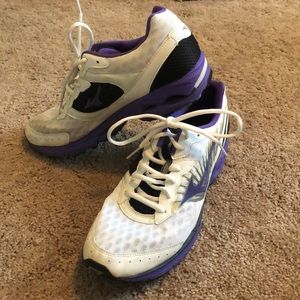 Mizuno Wave Rider 16